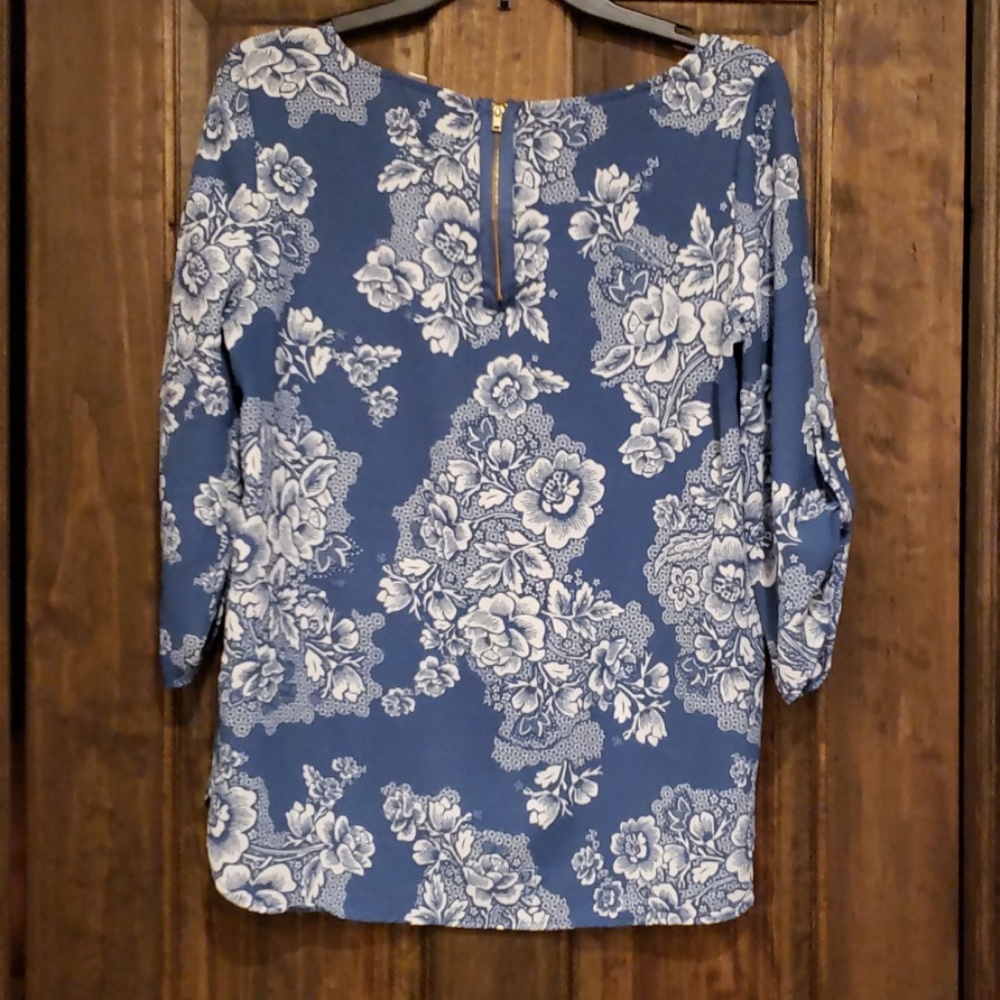 Blouse - Picture 2 of 3